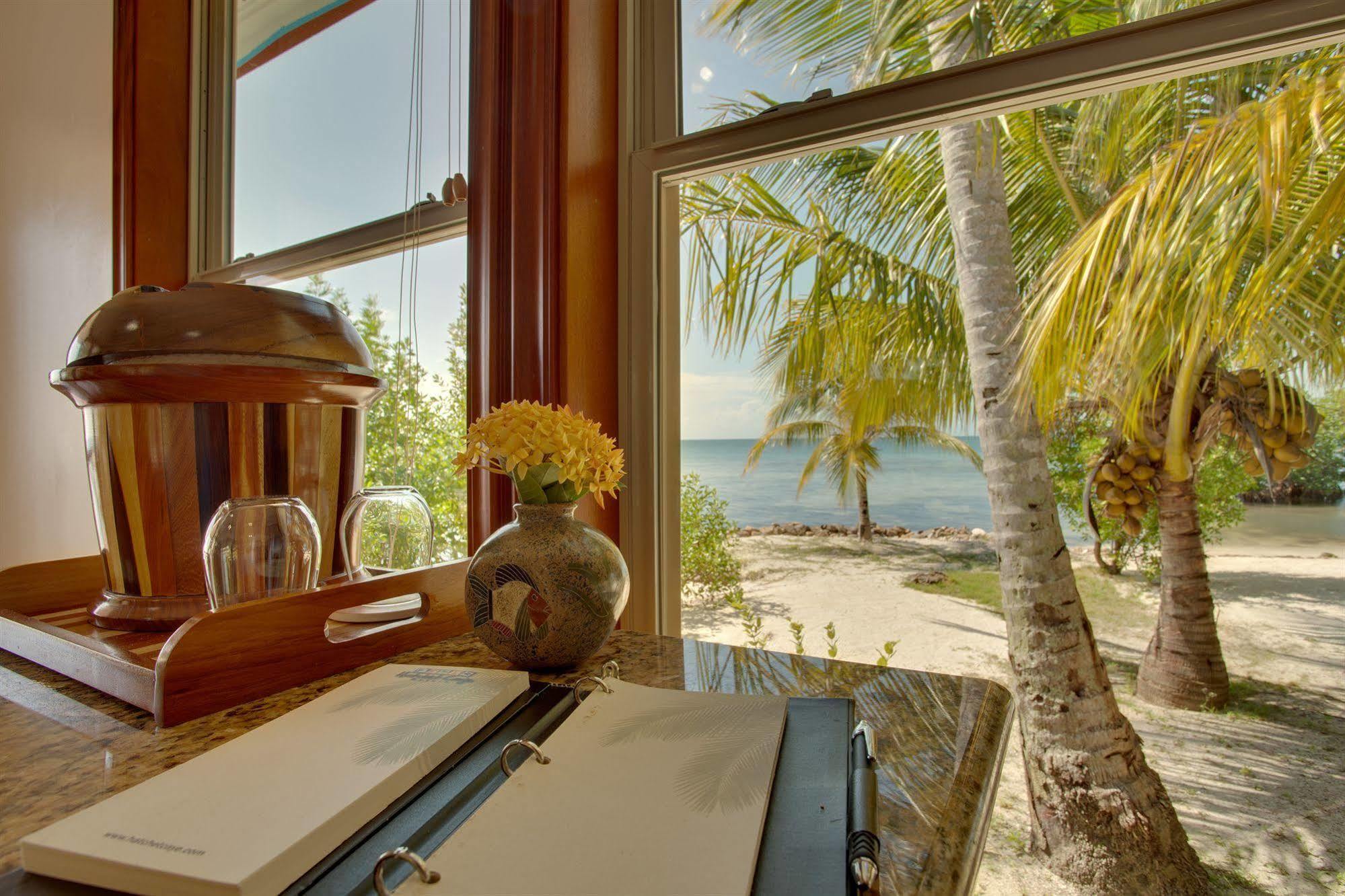Hatchet Caye Island Resort (Adults Only) Placencia Exterior photo